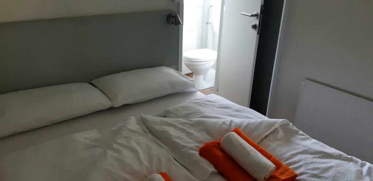 Mobile Homes And Apartment - Terme Catez Catez ob Savi Kültér fotó